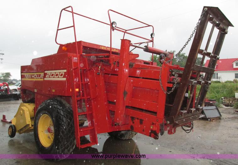 image for item H4567 New Holland 2000 large square baler