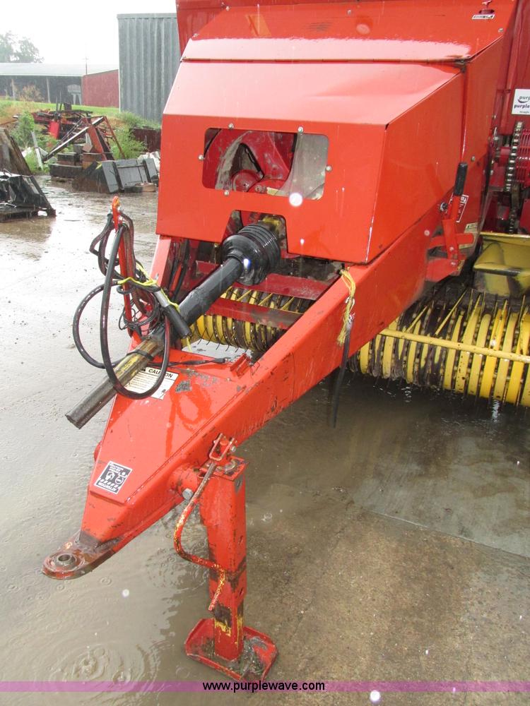 image for item H4567 New Holland 2000 large square baler