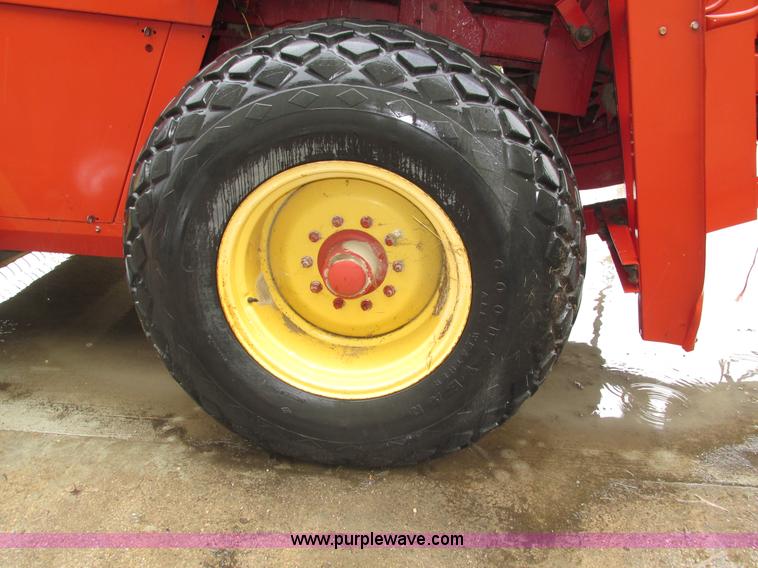 image for item H4567 New Holland 2000 large square baler