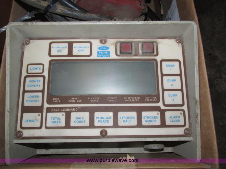 image for item H4567 New Holland 2000 large square baler