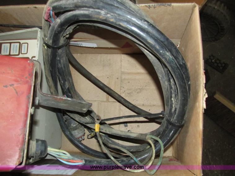 image for item H4567 New Holland 2000 large square baler