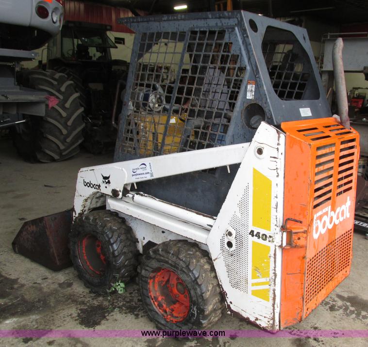 image for item H4569 1991 Bobcat 440B skid steer