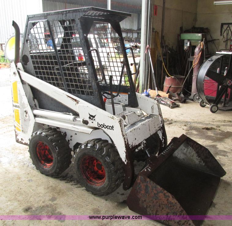 image for item H4569 1991 Bobcat 440B skid steer