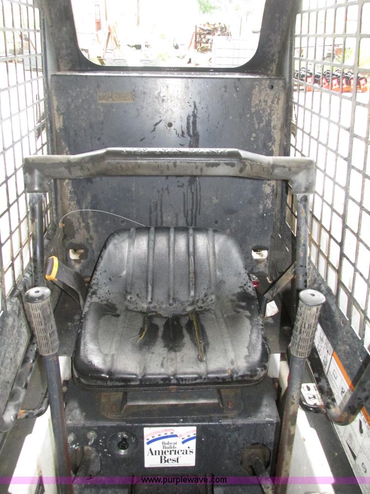image for item H4569 1991 Bobcat 440B skid steer