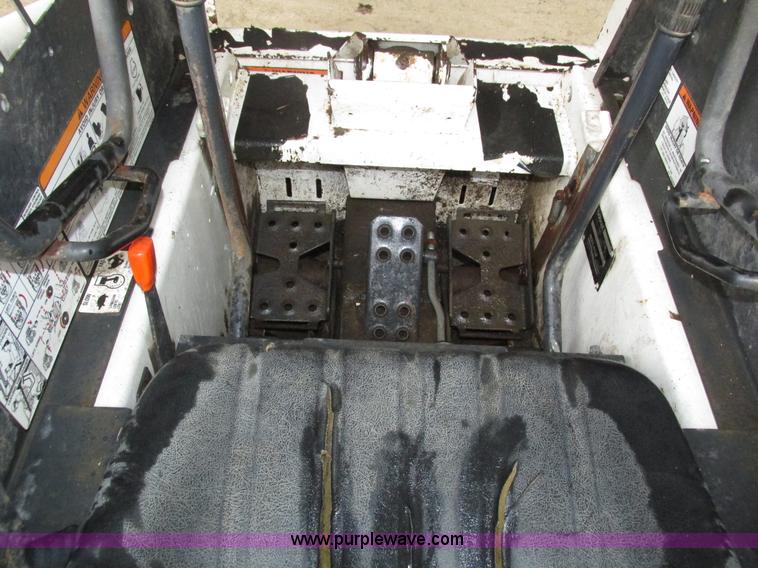 image for item H4569 1991 Bobcat 440B skid steer