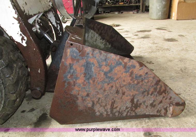 image for item H4569 1991 Bobcat 440B skid steer