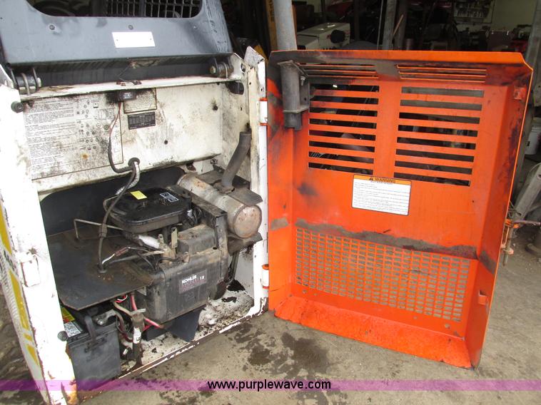 image for item H4569 1991 Bobcat 440B skid steer