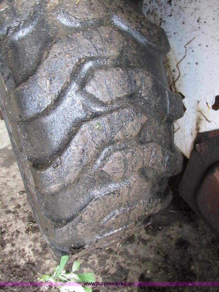 image for item H4569 1991 Bobcat 440B skid steer