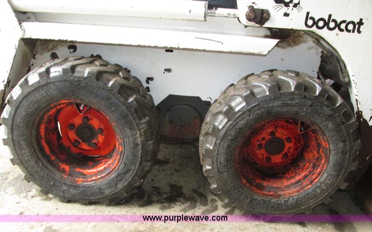 image for item H4569 1991 Bobcat 440B skid steer