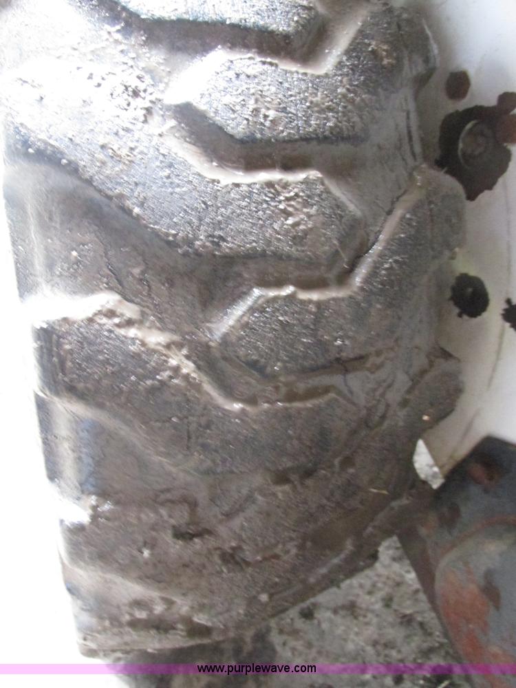 image for item H4569 1991 Bobcat 440B skid steer