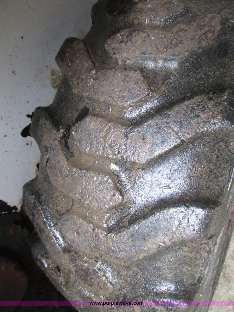 image for item H4569 1991 Bobcat 440B skid steer