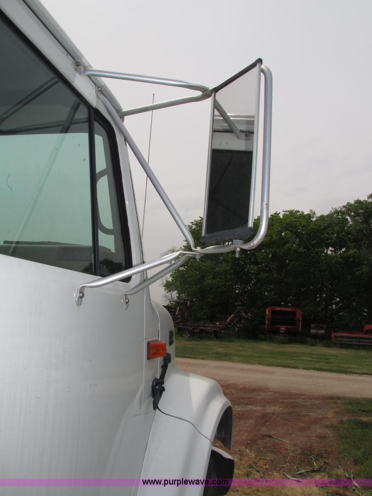 image for item H4574 1994 International 4900 grain truck