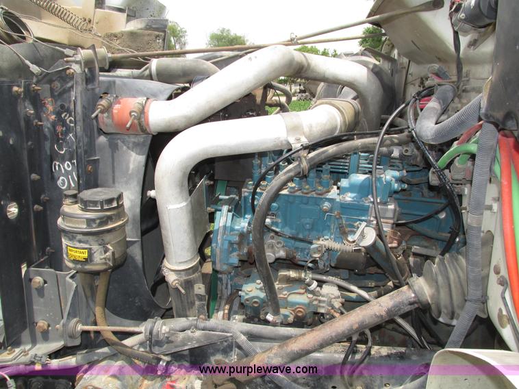 image for item H4574 1994 International 4900 grain truck