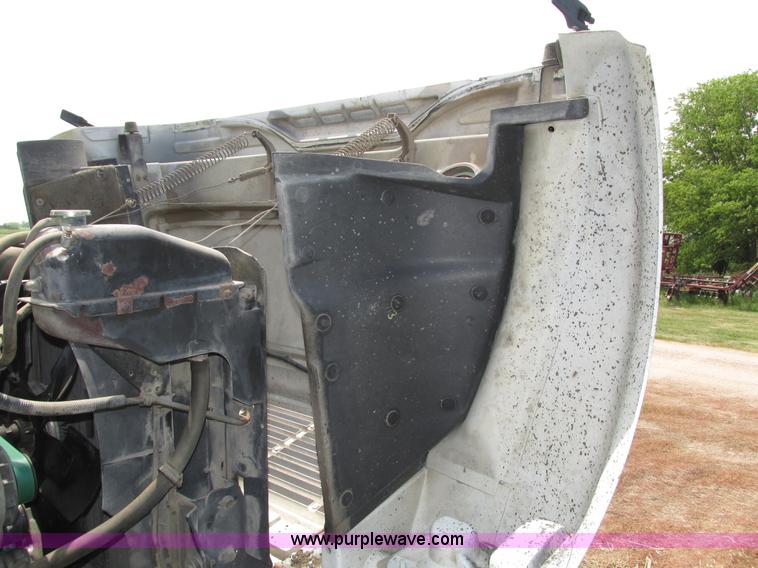 image for item H4574 1994 International 4900 grain truck