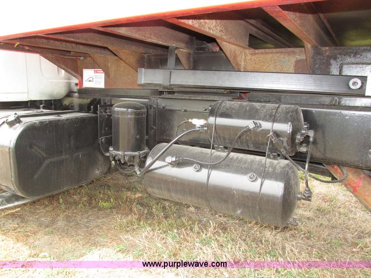 image for item H4574 1994 International 4900 grain truck