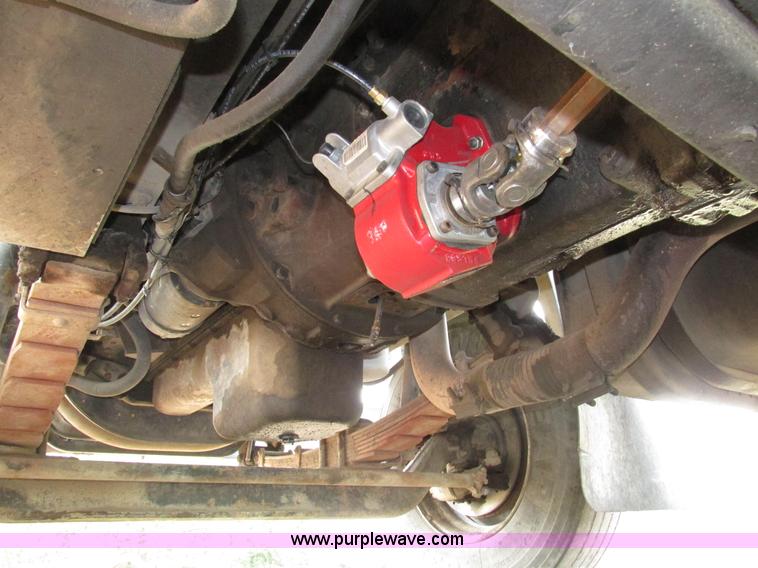 image for item H4574 1994 International 4900 grain truck