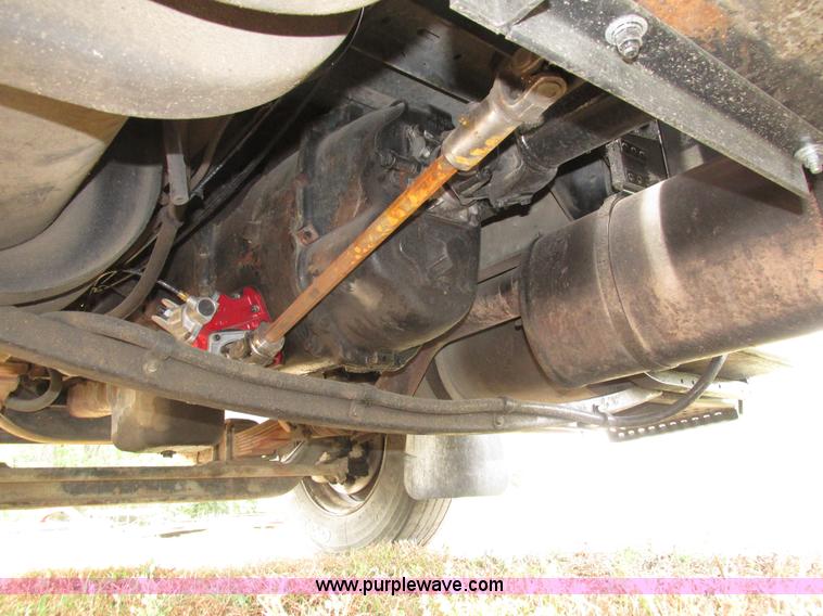 image for item H4574 1994 International 4900 grain truck