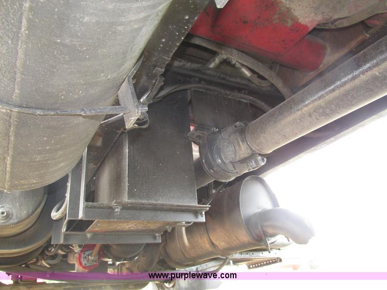 image for item H4574 1994 International 4900 grain truck