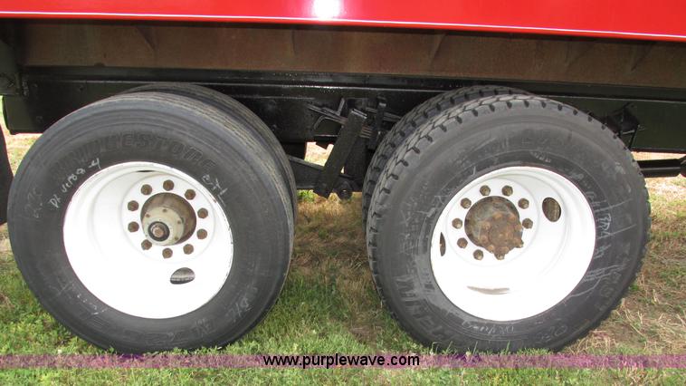 image for item H4574 1994 International 4900 grain truck