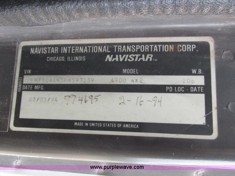 image for item H4574 1994 International 4900 grain truck