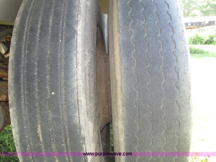 image for item H4601 1994 Timpte Super Hopper grain trailer