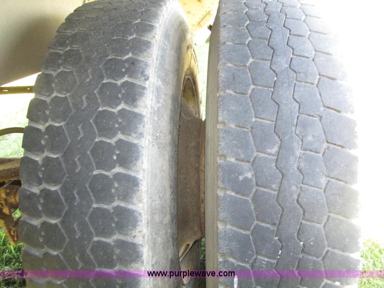 image for item H4601 1994 Timpte Super Hopper grain trailer