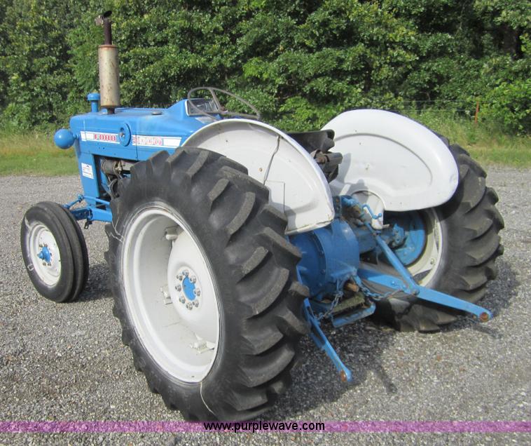image for item I2114 1968 Ford 3000 tractor