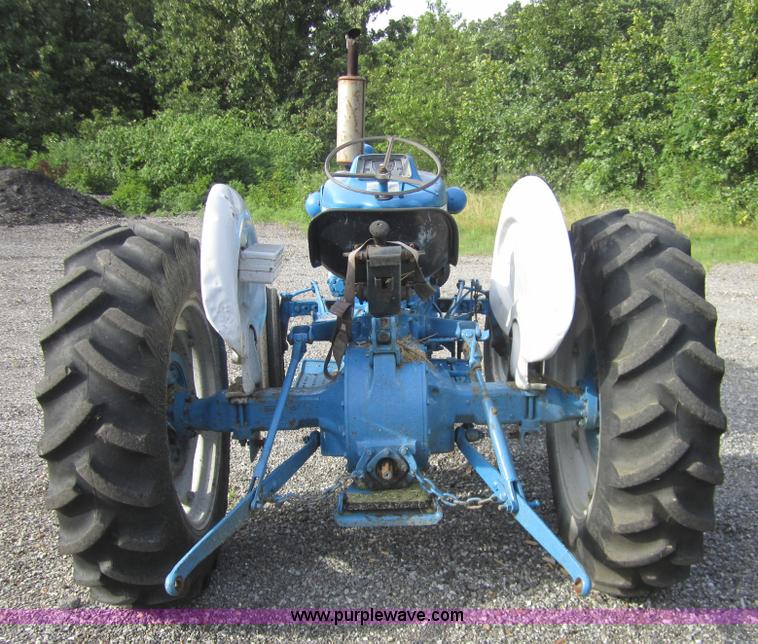 image for item I2114 1968 Ford 3000 tractor
