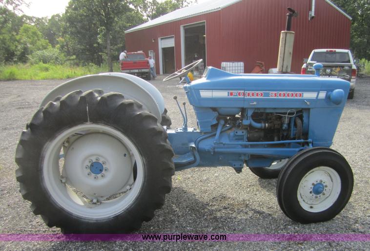 image for item I2114 1968 Ford 3000 tractor