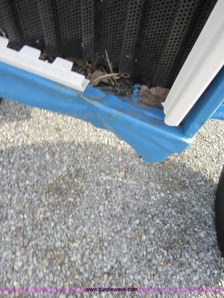 image for item I2114 1968 Ford 3000 tractor