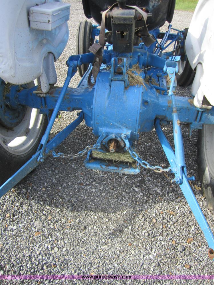 image for item I2114 1968 Ford 3000 tractor