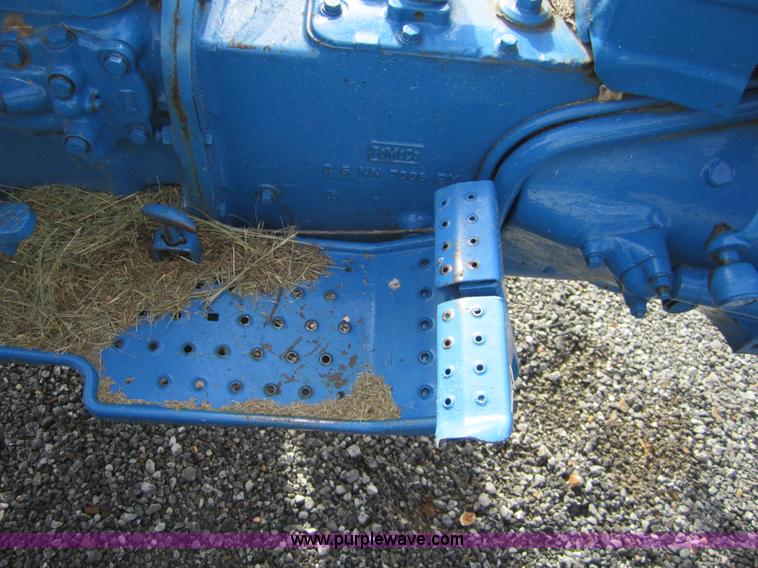 image for item I2114 1968 Ford 3000 tractor