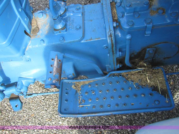image for item I2114 1968 Ford 3000 tractor