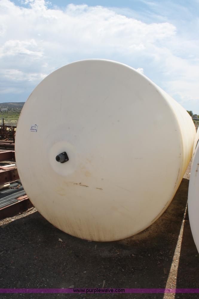 image for item J1467 6,200 gallon poly fertilizer tank