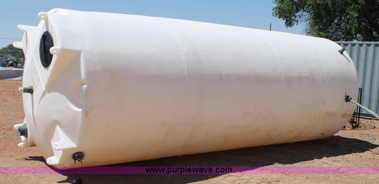image for item J1490 6,200 gallon poly fertilizer tank
