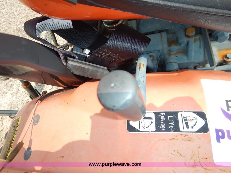 image for item J3795 1985 Kubota B6100 tractor