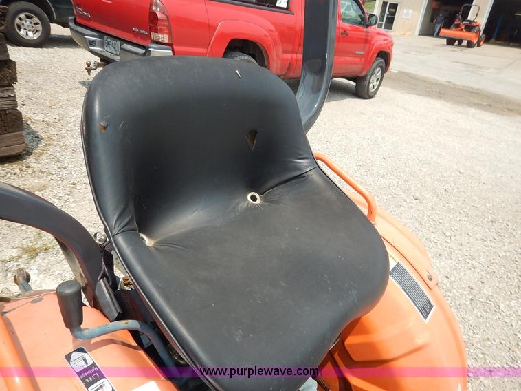 image for item J3795 1985 Kubota B6100 tractor