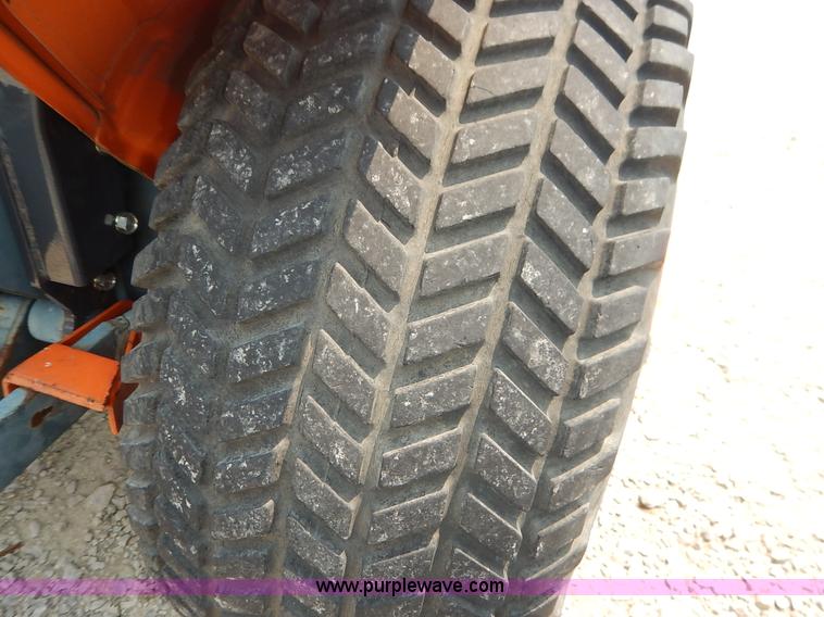 image for item J3795 1985 Kubota B6100 tractor