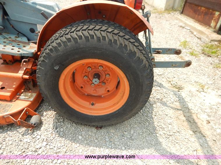 image for item J3795 1985 Kubota B6100 tractor