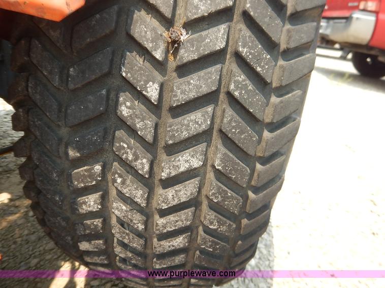 image for item J3795 1985 Kubota B6100 tractor