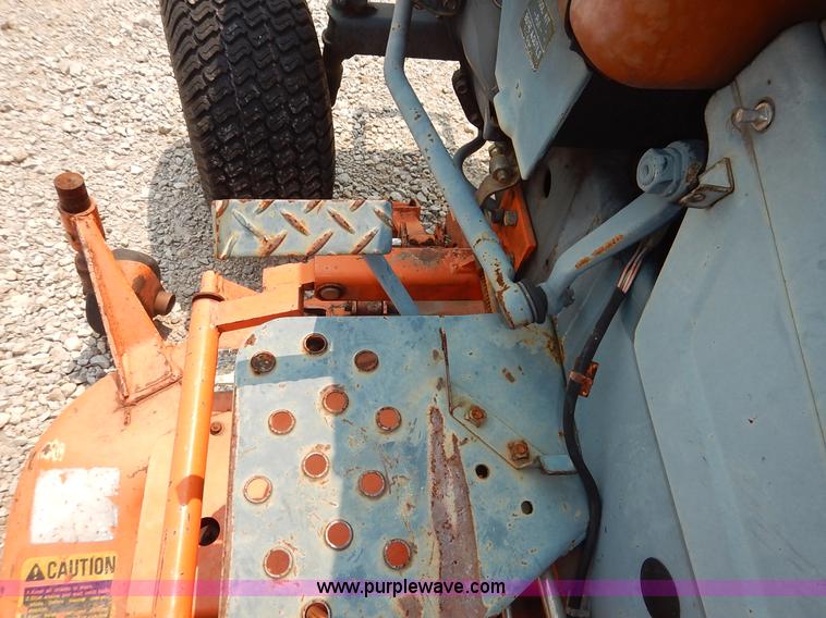 image for item J3795 1985 Kubota B6100 tractor