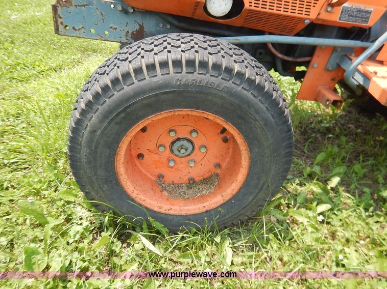 image for item J3811 1985 Kubota B8200 tractor