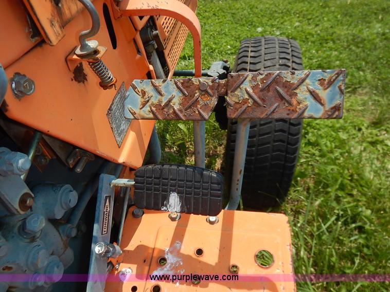 image for item J3811 1985 Kubota B8200 tractor