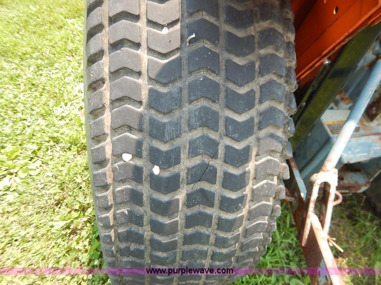 image for item J3811 1985 Kubota B8200 tractor