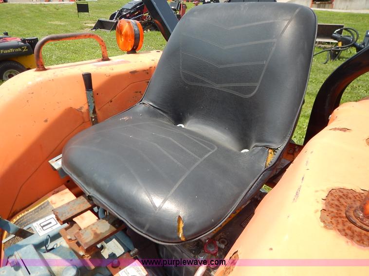 image for item J3811 1985 Kubota B8200 tractor