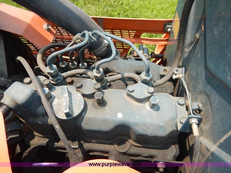 image for item J3811 1985 Kubota B8200 tractor