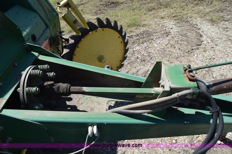 image for item J7975 John Deere 430 round baler