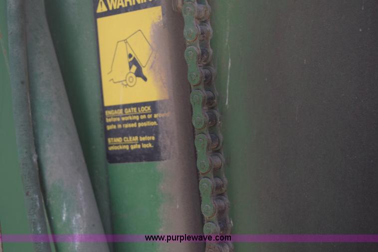 image for item J7975 John Deere 430 round baler