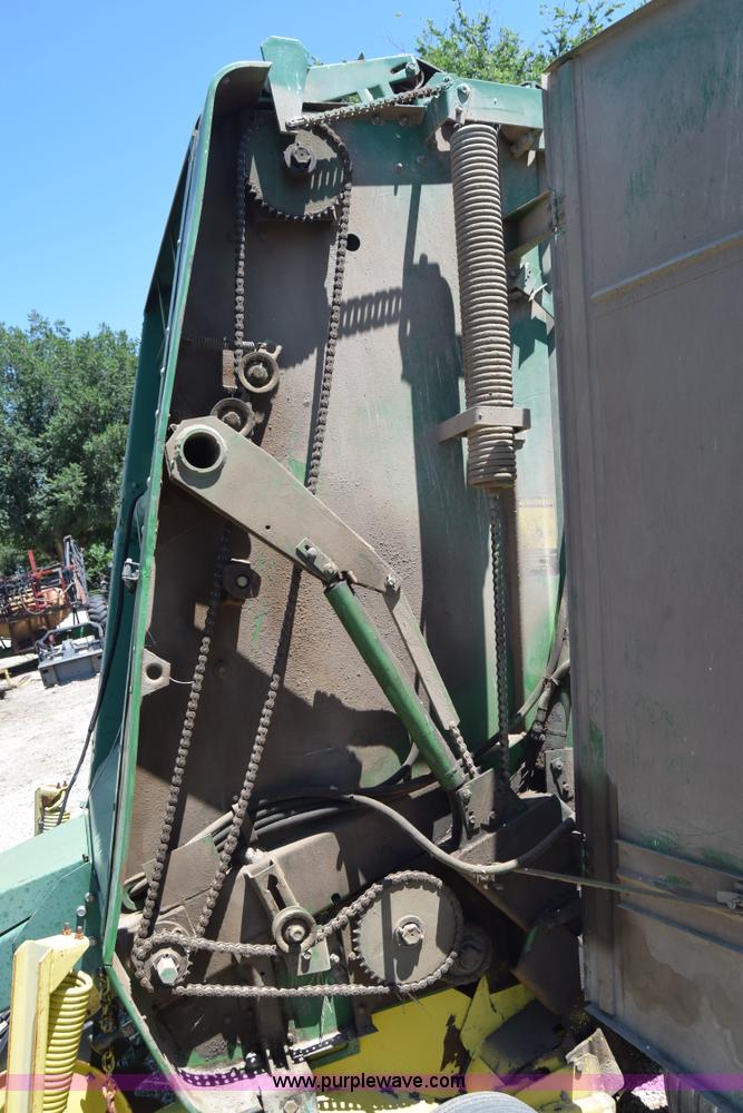 image for item J7975 John Deere 430 round baler