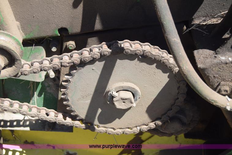 image for item J7975 John Deere 430 round baler